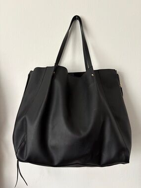 Jumbo Black Vegan Leather Tote Bag - Sleek Everyday Carry